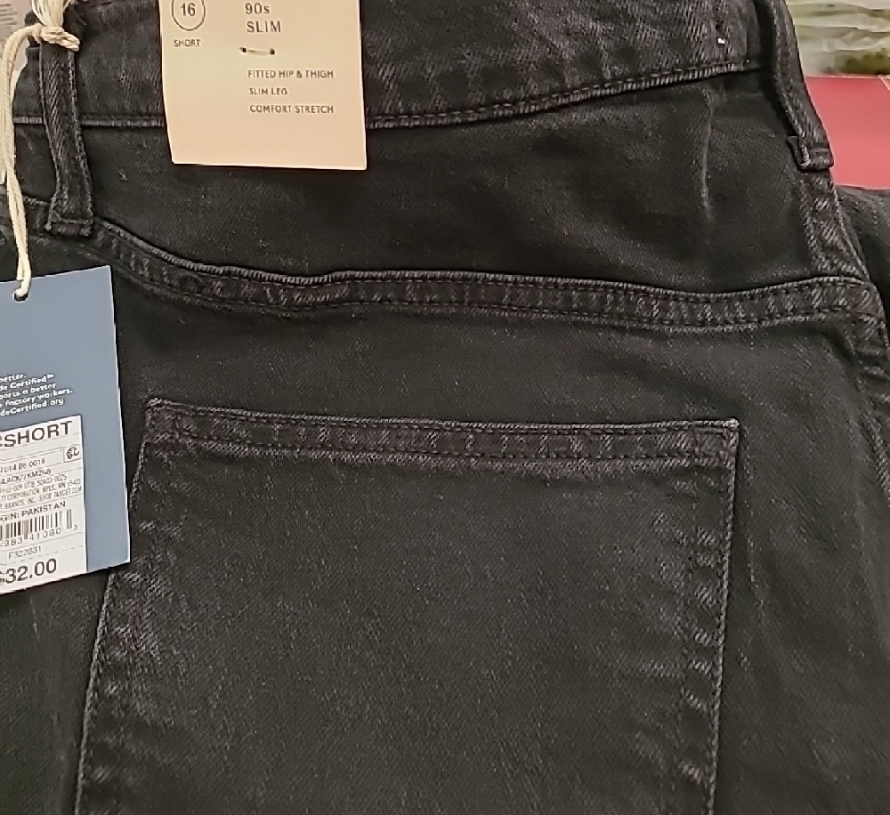 16 Short Black Jeans